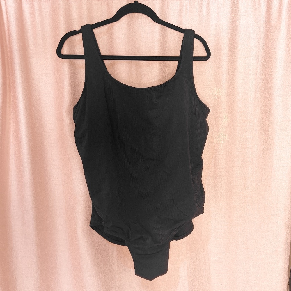 One Piece Black Ribbed Bathing Suit w/ Side Ruching & Built In Chest Support